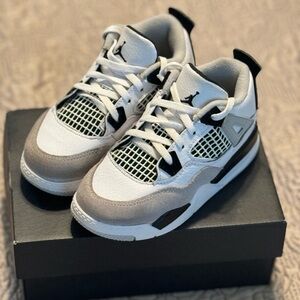 Jordan 4 ‘Military Black - 10c